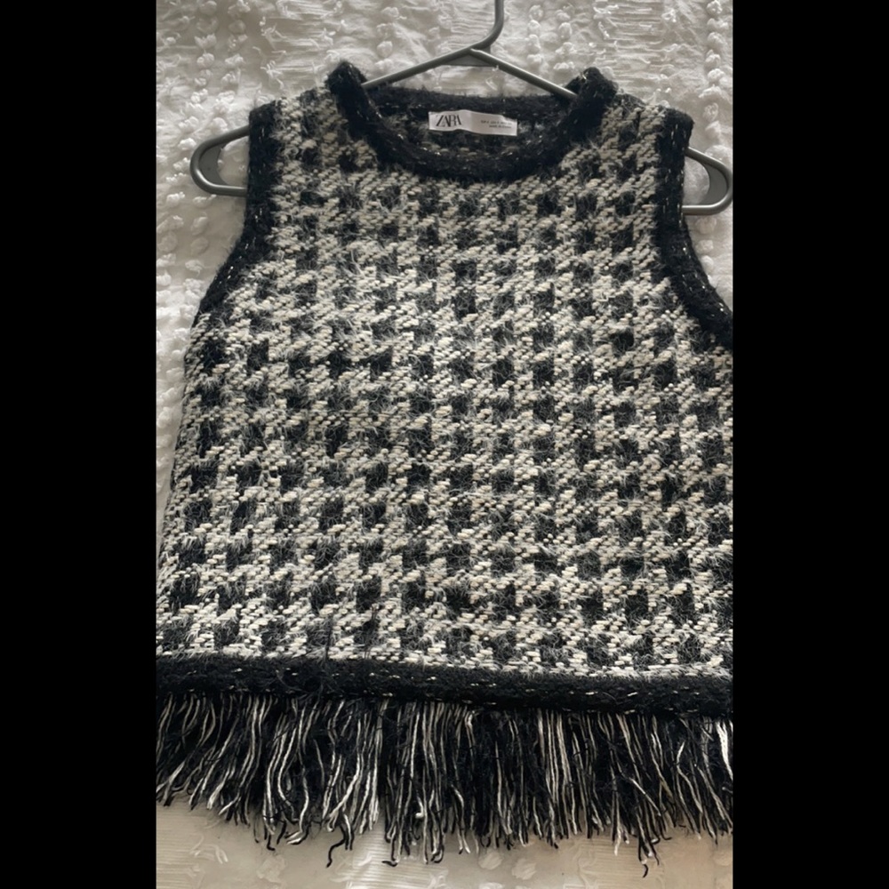 Knitted vest